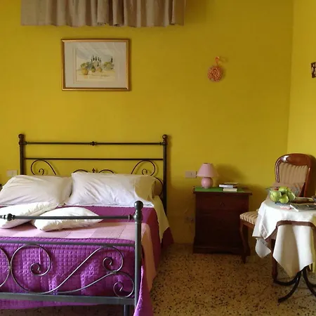Bed & Breakfast In Piazza Monteriggioni