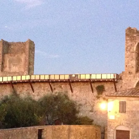 Bed and Breakfast In Piazza Monteriggioni